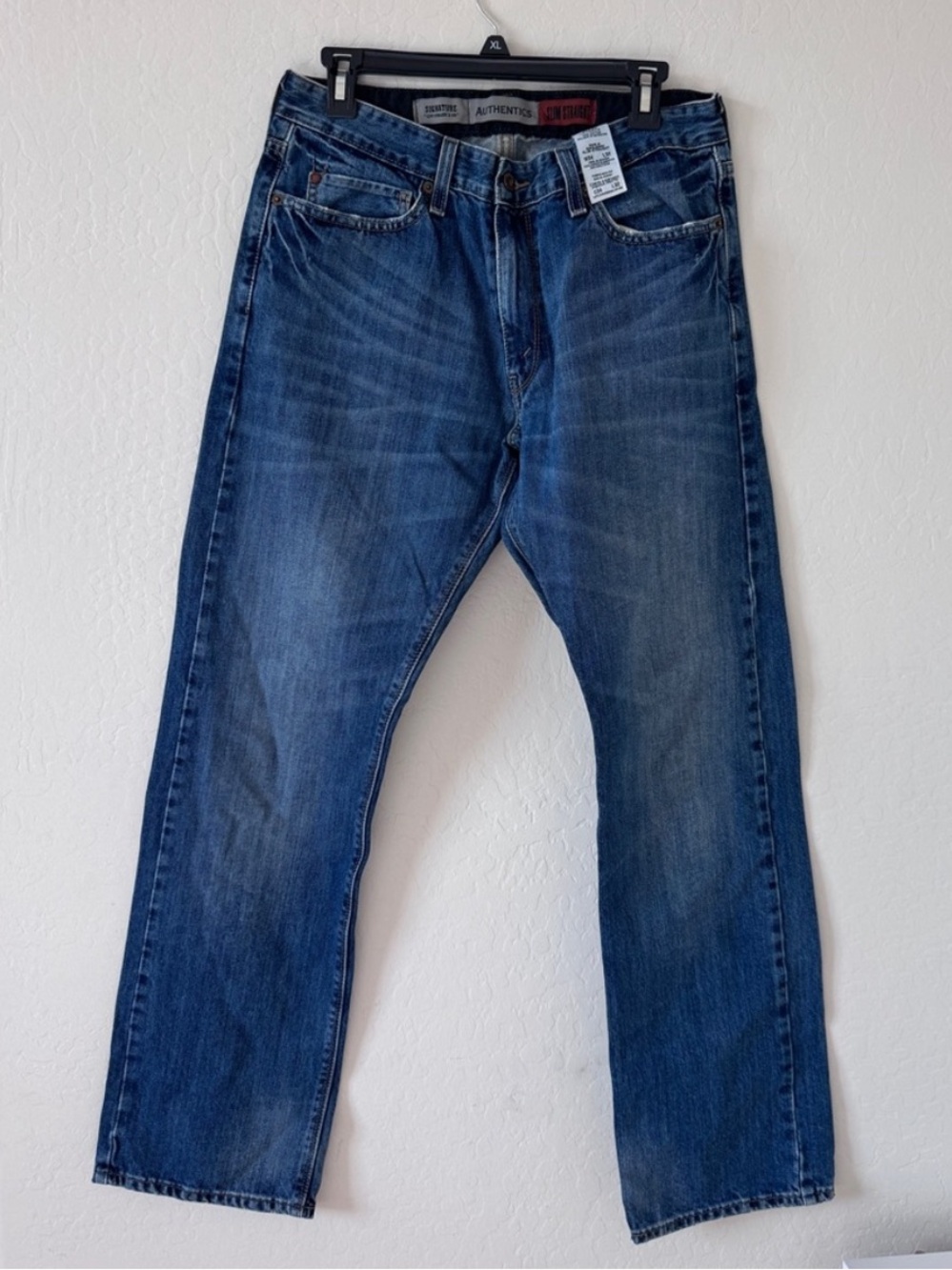 Levi's Men's Medium Blue Straight Jeans
